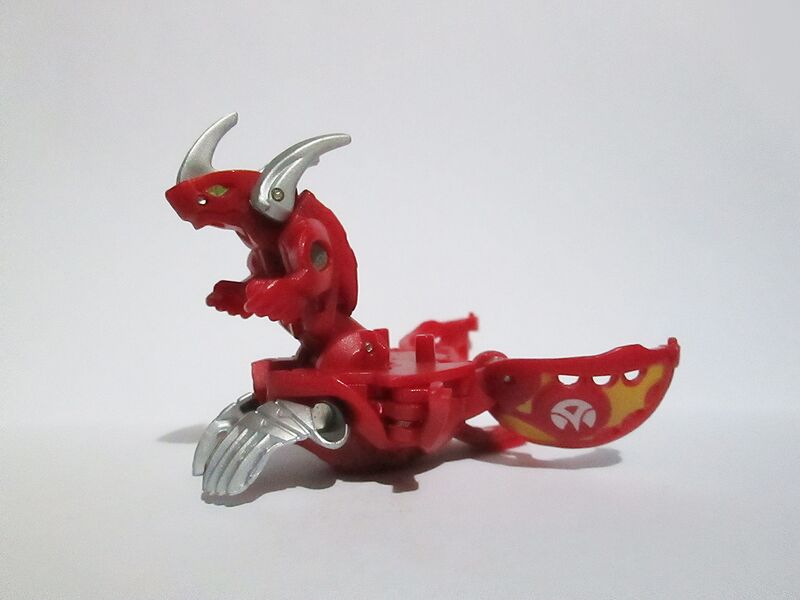 File:KeithStrife Pyrus LuminoDragonoid Wave5.JPG